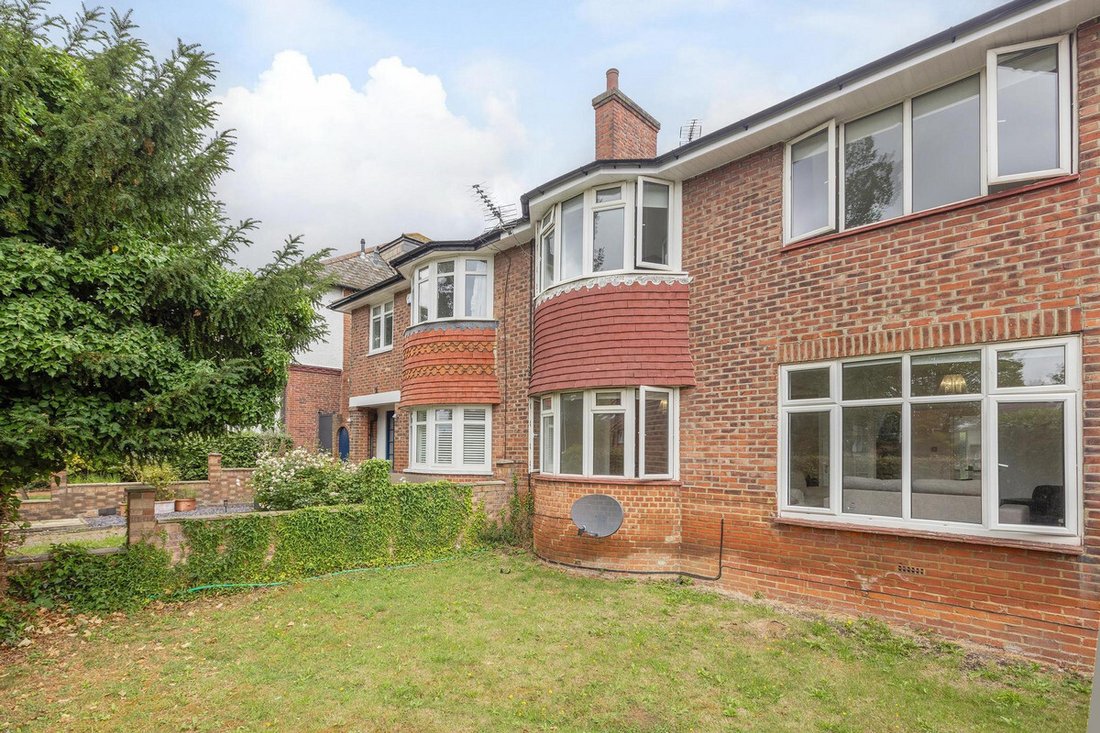 House in Acton Park, Ealing, England 1 - 16005372