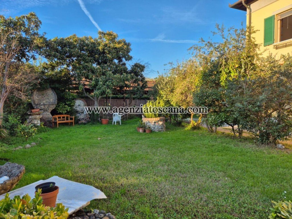 Apartment in Center, Forte dei Marmi, Tuscany 3 - 16009228