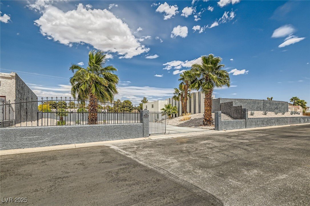 House in Las Vegas, Nevada, United States 4 - 16009744