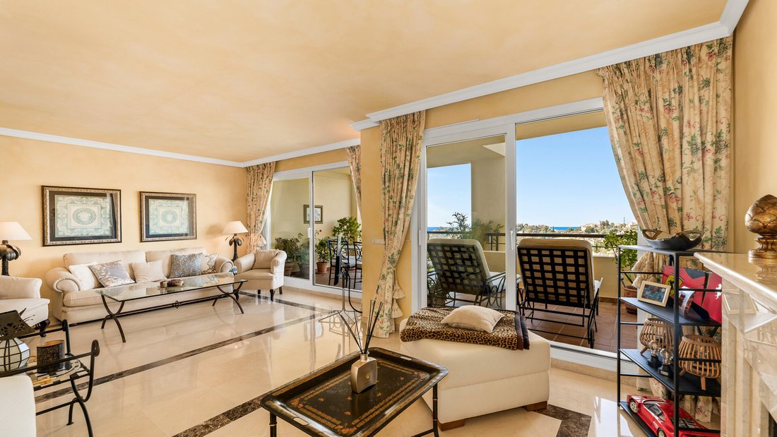Penthouse in Benahavis, Andalusia, Spain 3 - 16009219
