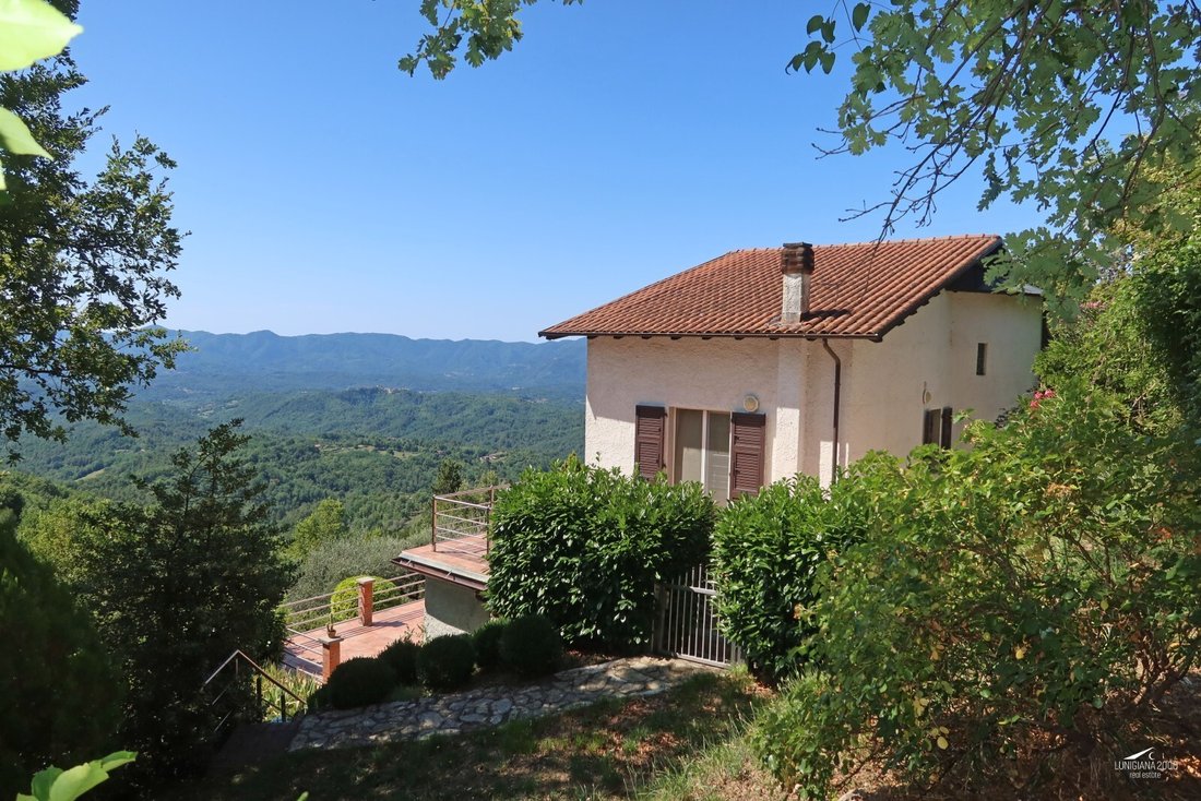 House in Licciana Nardi, Tuscany, Italy 1 - 16002590