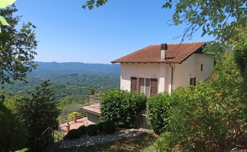 House in Licciana Nardi, Tuscany, Italy 1