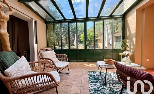 Beautiful 6 Bed/Bath Chateau With Separate Apartment Close To Lodeve. Currently Run As A Boutique B&