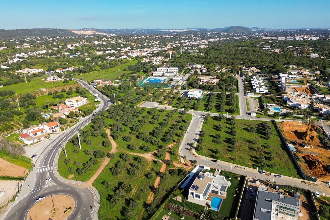 Land in Vilamoura, Quarteira, Algarve 2 - 16008115