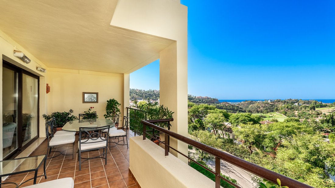 Penthouse in Benahavis, Andalusia, Spain 2 - 16009219