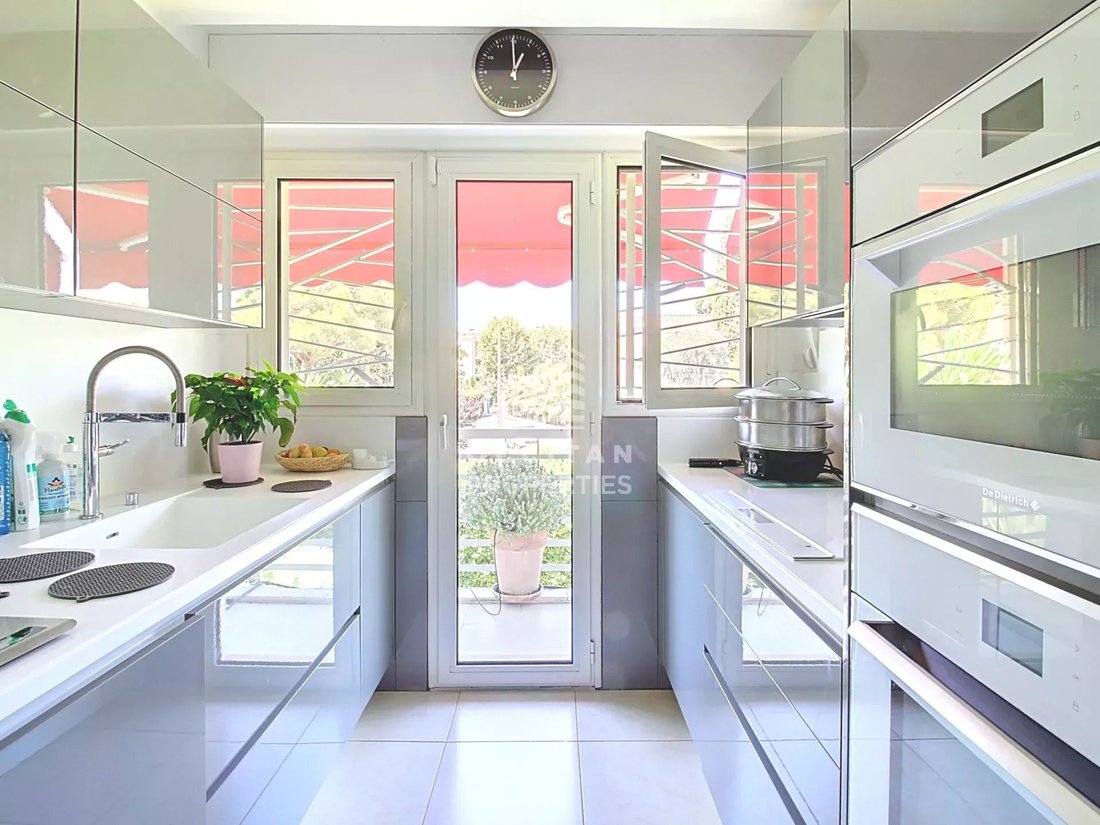 Apartment in La Source, Cannes, France 3 - 16002764