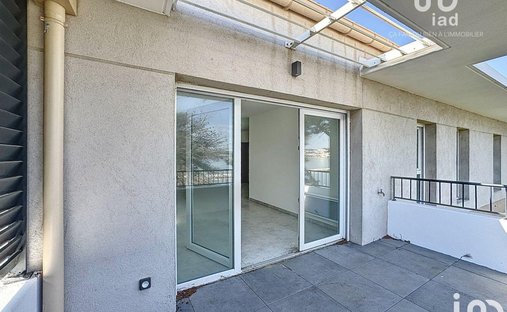 Apartment in Jonquieres Est, Berre-l'Etang, France 1