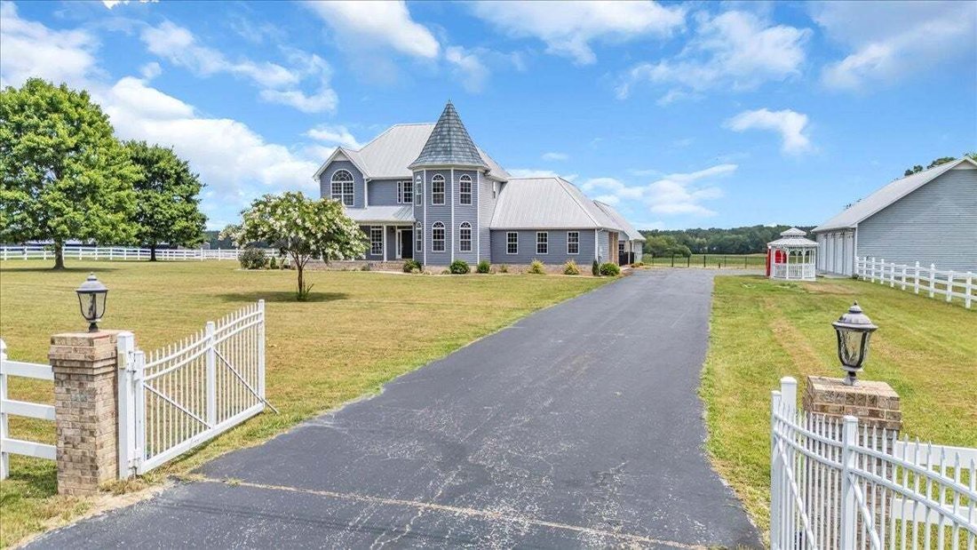 House in Manchester, Tennessee, United States 1 - 16009180