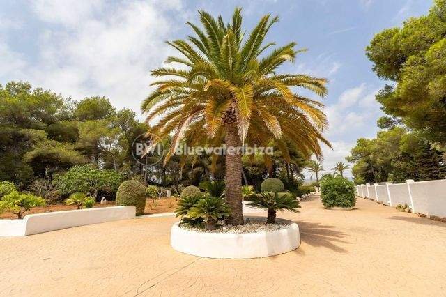 Villa in S'Argamassa, Santa Eularia des Riu, Balearic Islands 1 - 14729237