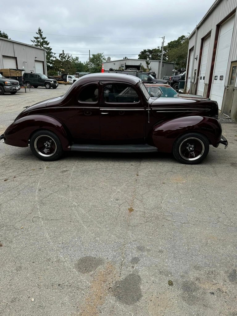 Coupe in Glendale, United States 4 - 15981966