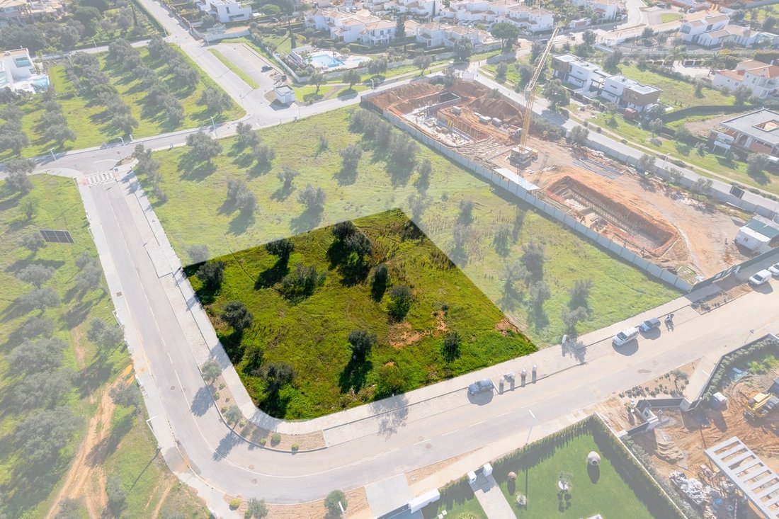 Land in Vilamoura, Quarteira, Algarve 2 - 16008117