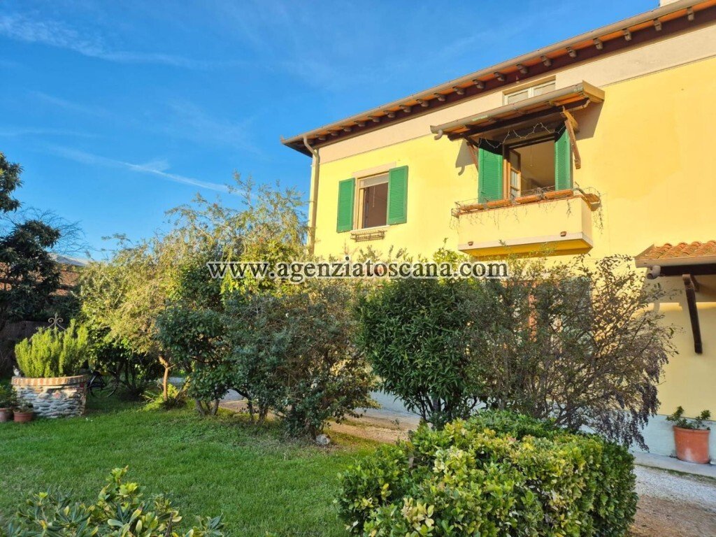 Apartment in Center, Forte dei Marmi, Tuscany 1 - 16009228