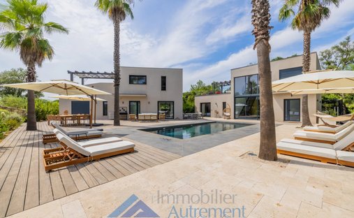 Estate in Gassin, Provence-Alpes-Côte d'Azur, France 1