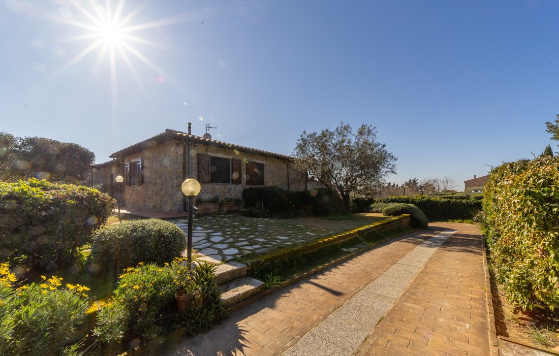 Villa in Manciano, Tuscany, Italy 2 - 16005107