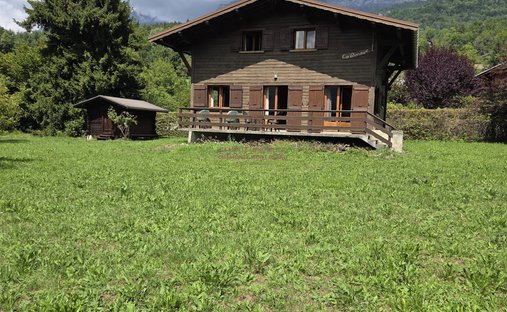 Chalet in Servoz, Auvergne-Rhône-Alpes, France 1