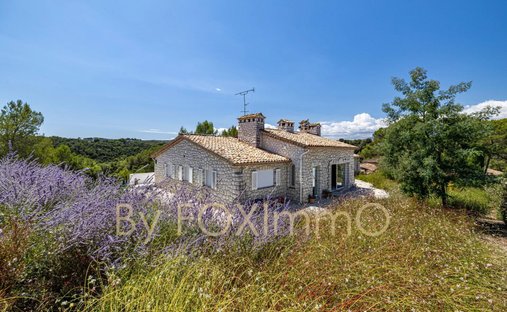 Villa in Vallée Verte-Issarts-Vignasses, Biot, France 1