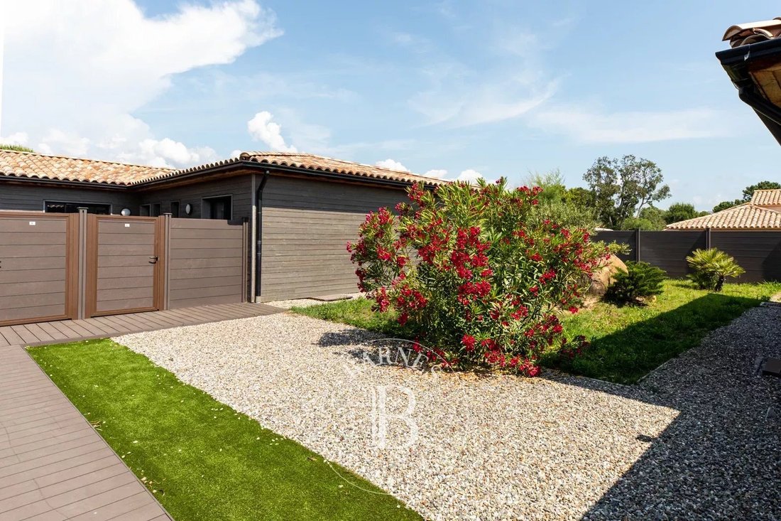 Villa in Lecci, Corsica, France 2 - 16003374