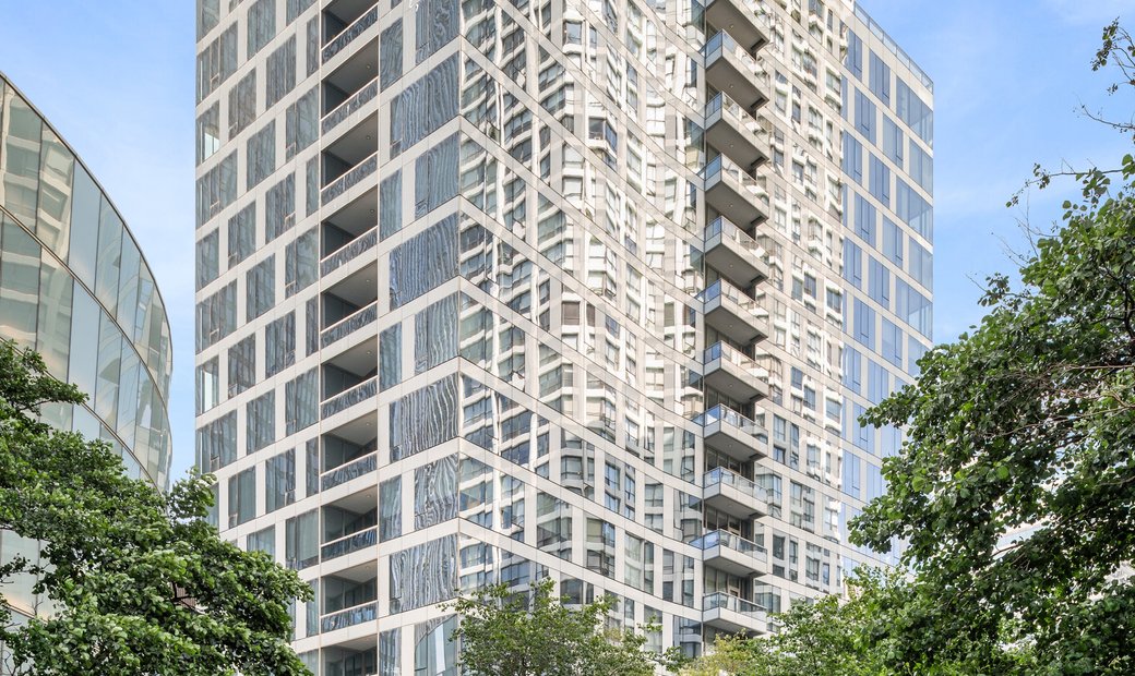 Curated visual reference: City Living At Its Finest Reference: City Living At Its Best In Chicago Illinois United States