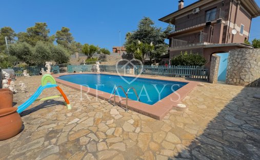 Villa in Olesa de Bonesvalls, Catalonia, Spain 1