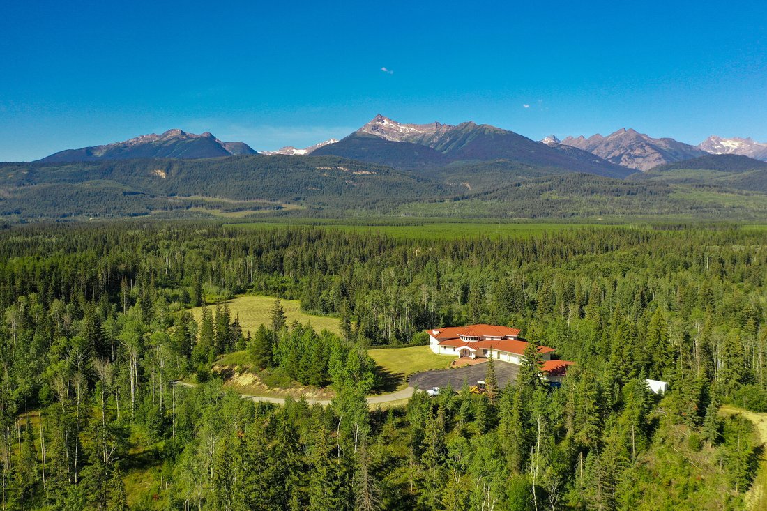House in Valemount, British Columbia, Canada 1 - 13624603