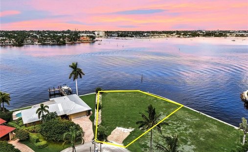 Land in Naples, Florida, Vereinigte Staaten 1