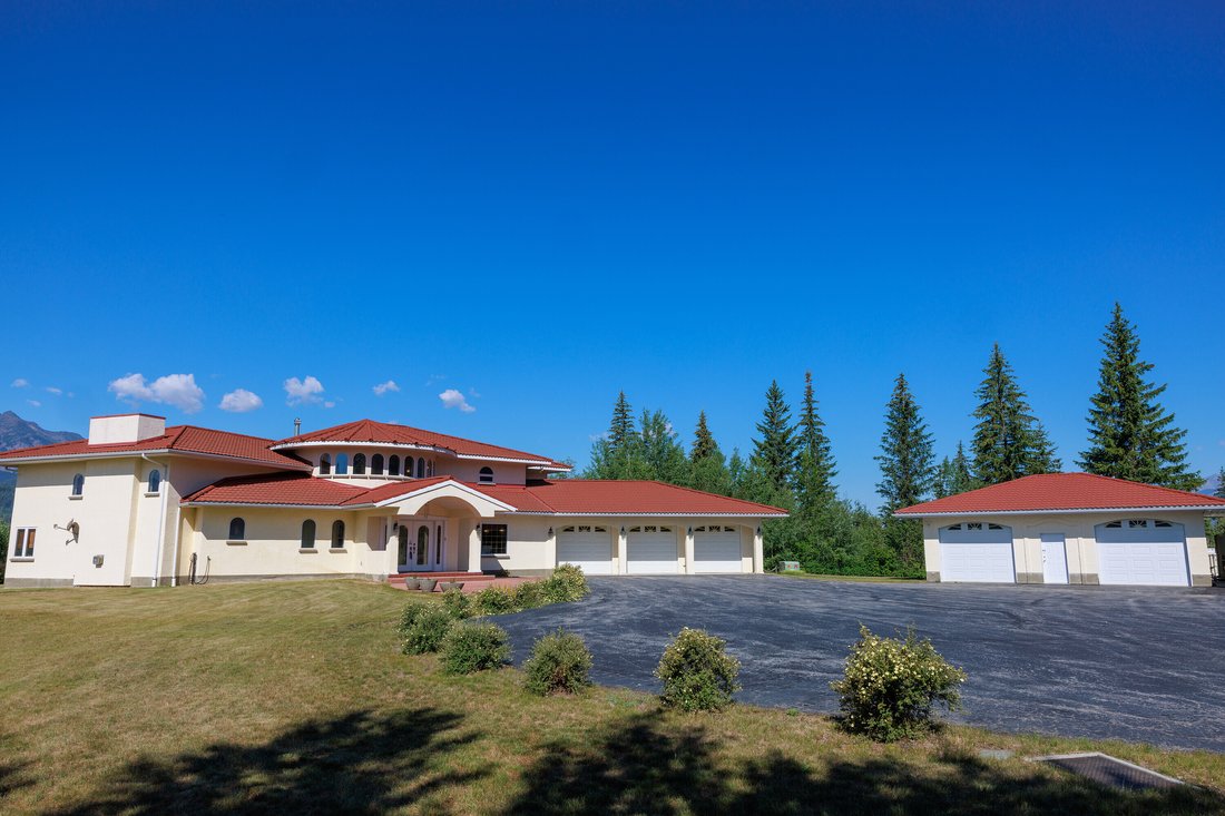 House in Valemount, British Columbia, Canada 4 - 13624603