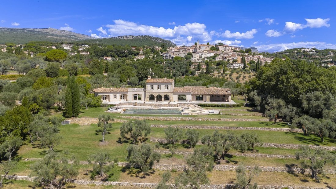 Villa in Opio, Provence-Alpes-Côte d'Azur, France 2 - 12228302