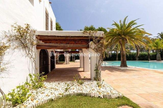 Villa in S'Argamassa, Santa Eularia des Riu, Balearic Islands 2 - 14729237