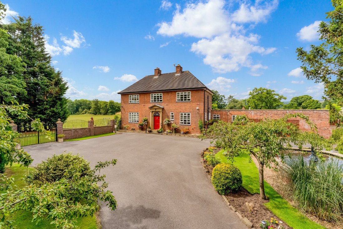 House in Bersham, Wrexham County of, Wales 1 - 16002615
