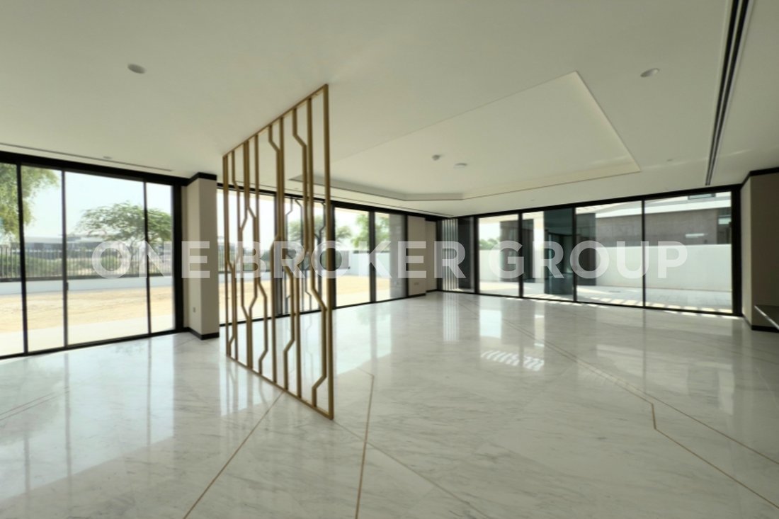 Villa in Hadaeq Sheikh Mohammed Bin Rashid, Dubai, United Arab Emirates 1 - 16002563