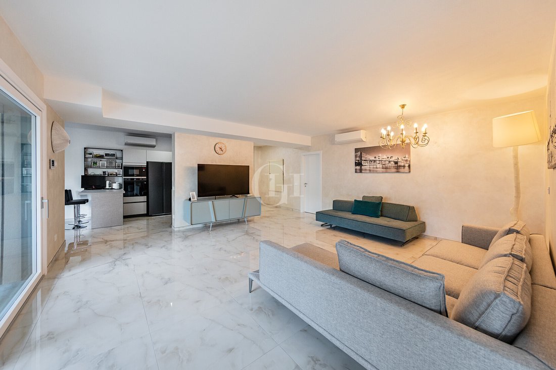 Apartment in Desenzano Centro, Desenzano del Garda, Lombardy 3 - 15539860