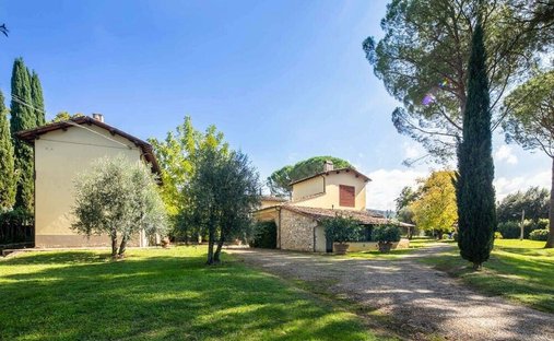 Castle for Sale in Rimaggio, Tuscany, Italy