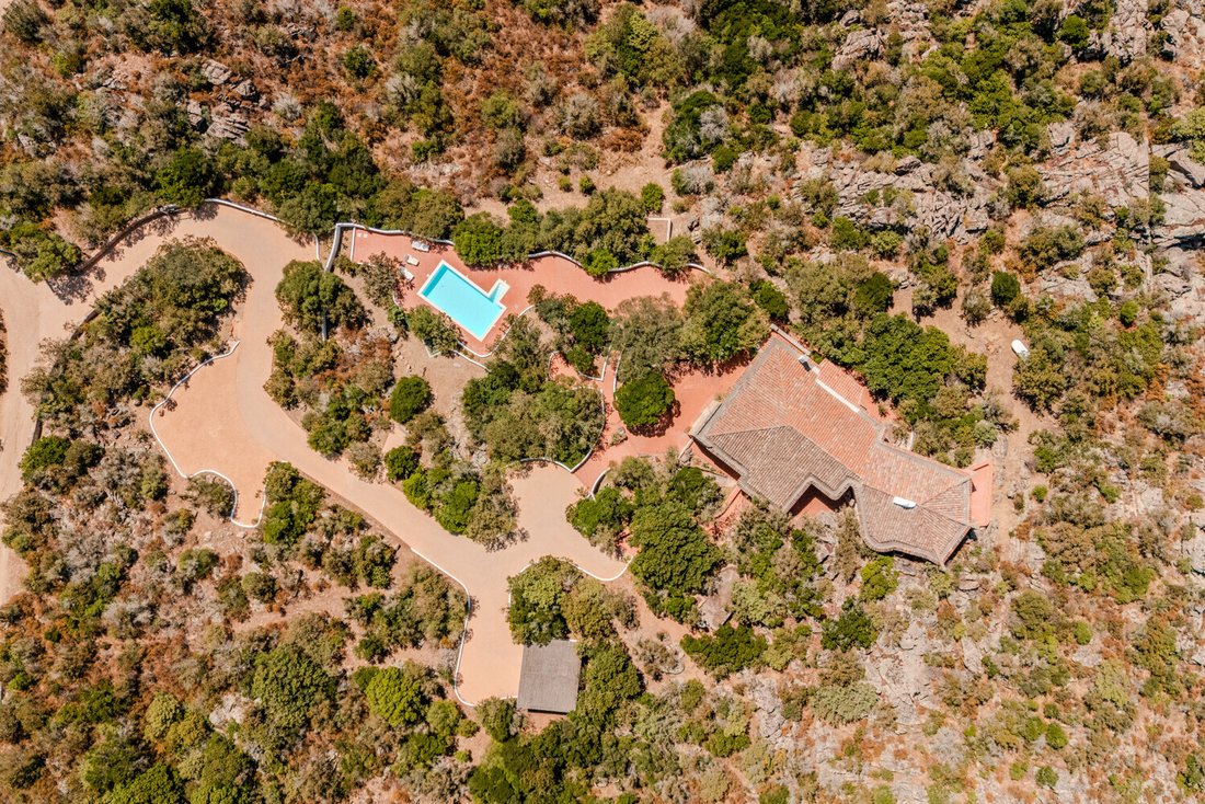 Villa in Arzachena, Sardinia, Italy 2 - 15770937