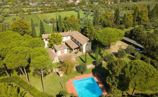 Castle for Sale in Rimaggio, Tuscany, Italy