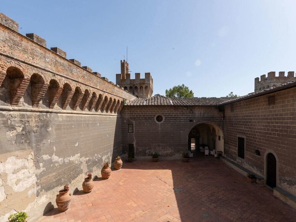 Castle in Tuscany, Italy 5 - 12109900
