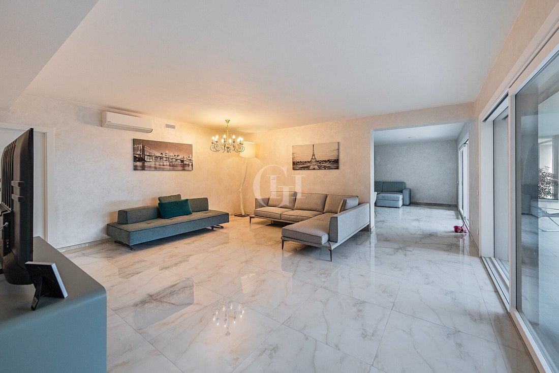 Apartment in Desenzano Centro, Desenzano del Garda, Lombardy 2 - 15539860