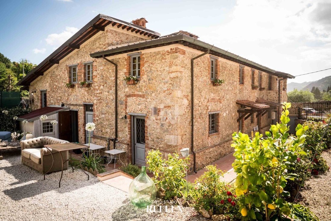 House in Camaiore, Tuscany, Italy 1 - 14085592