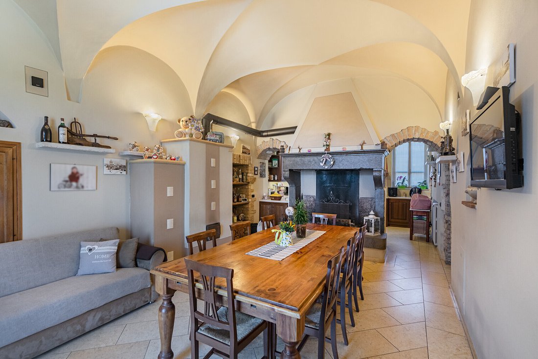 House in Salo, Lombardy, Italy 3 - 13589281