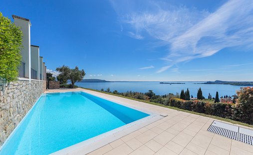 Casa en Gardone Riviera, Lombardía, Italia 1