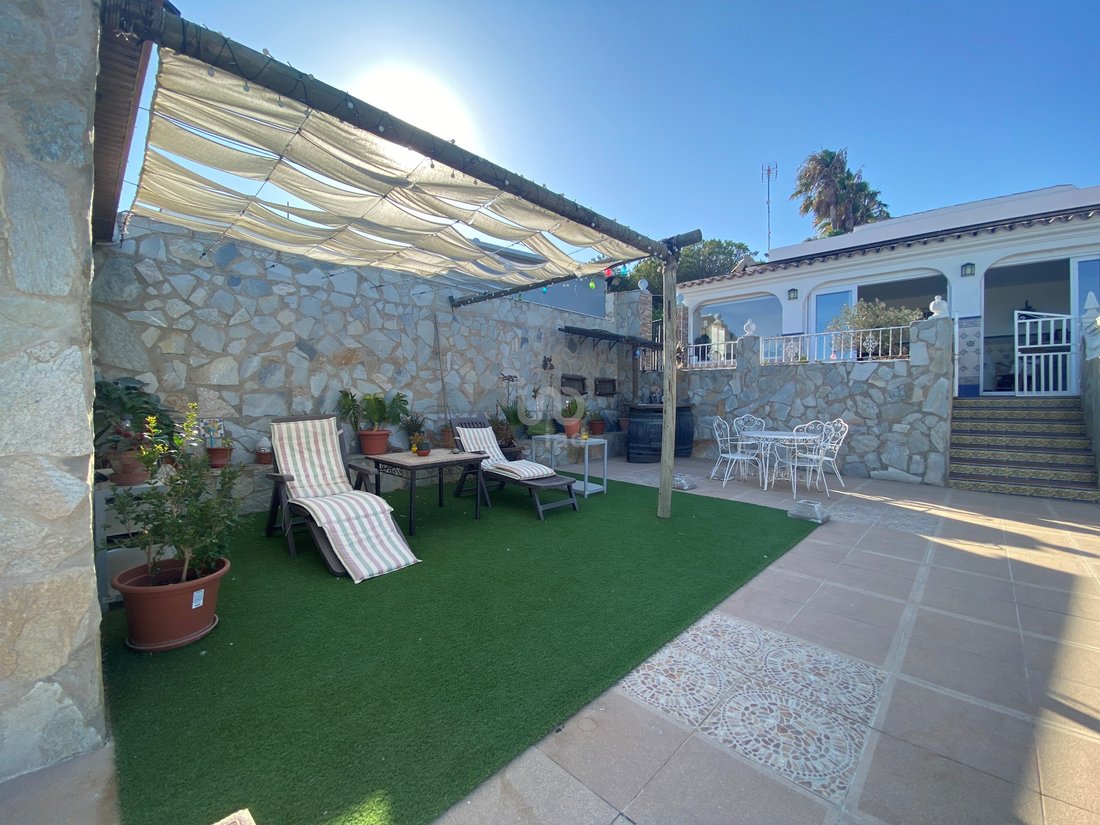 La Hacienda de los Susurros: 8,561m² of Andalusian Grandeur in Cádiz’s Golden Light
