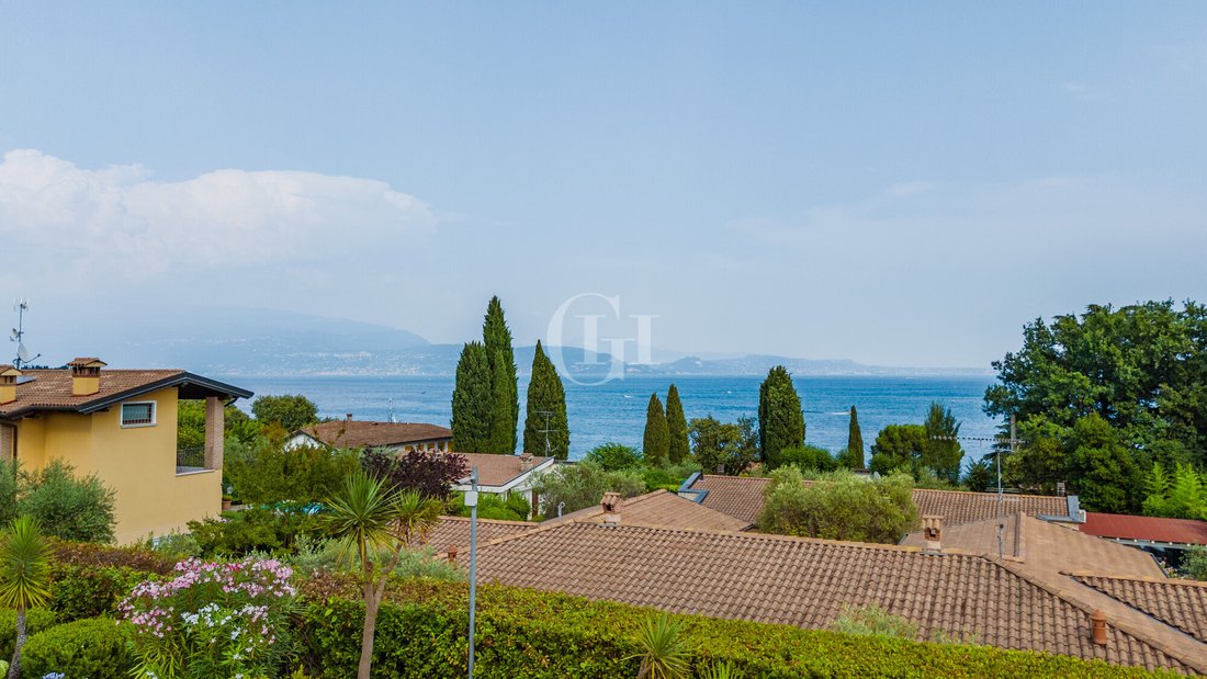Villa in San Felice del Benaco, Lombardy, Italy 3 - 14571484