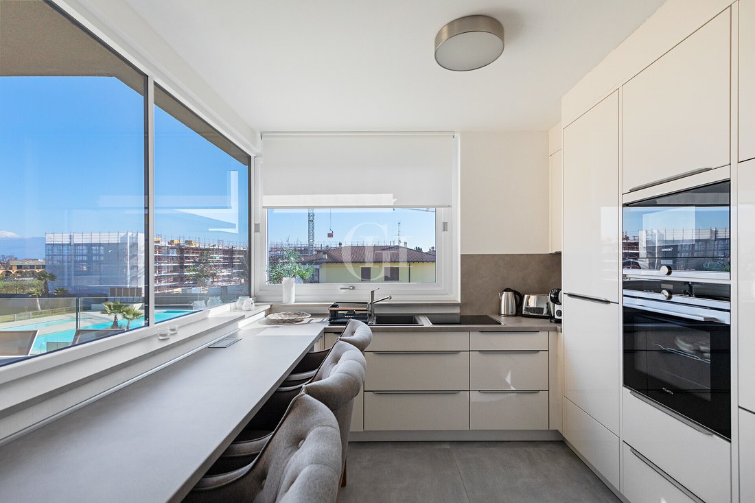 Apartment in Rivoltella, Desenzano del Garda, Lombardy 4 - 15315473