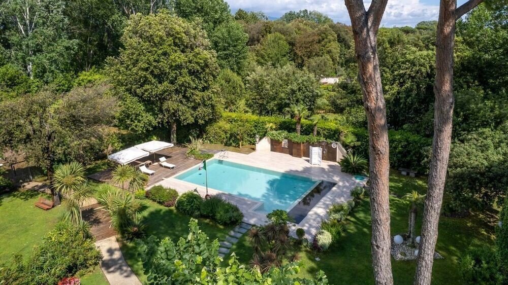 Villa in Ronchi, Massa, Italy 4 - 12932693