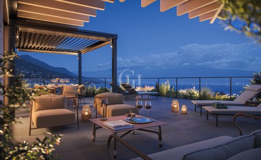 Penthouse in Salo, Lombardy, Italy 1