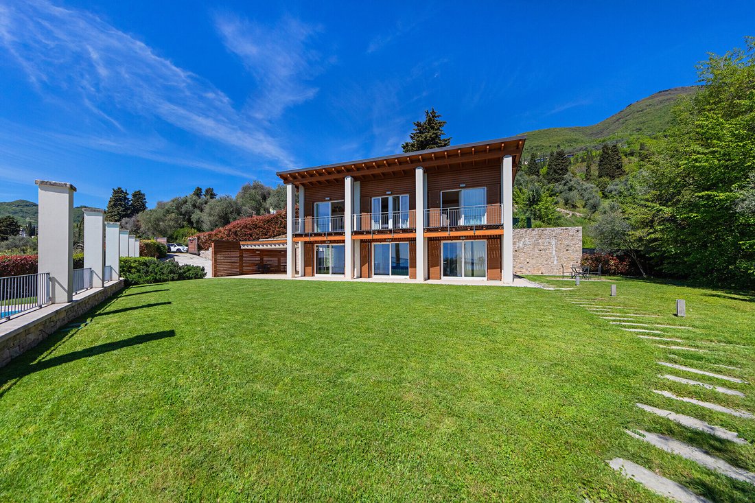 House in Gardone Riviera, Lombardy, Italy 4 - 13721599