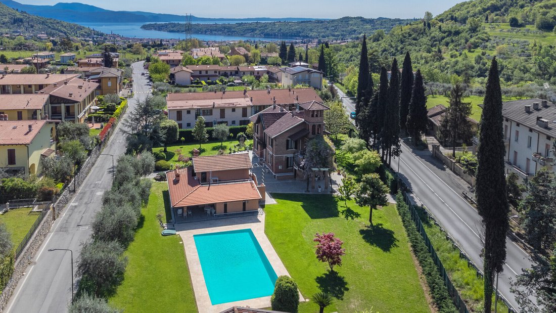 Villa in Roe, Lombardy, Italy 3 - 13737388