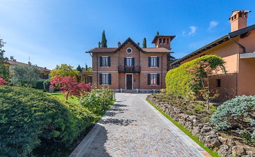 Villa in Roe, Lombardy, Italy 1