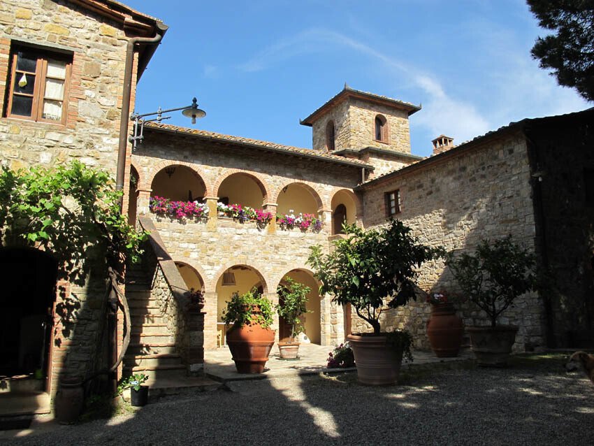 Villa in Poggibonsi, Tuscany, Italy 2 - 15748716