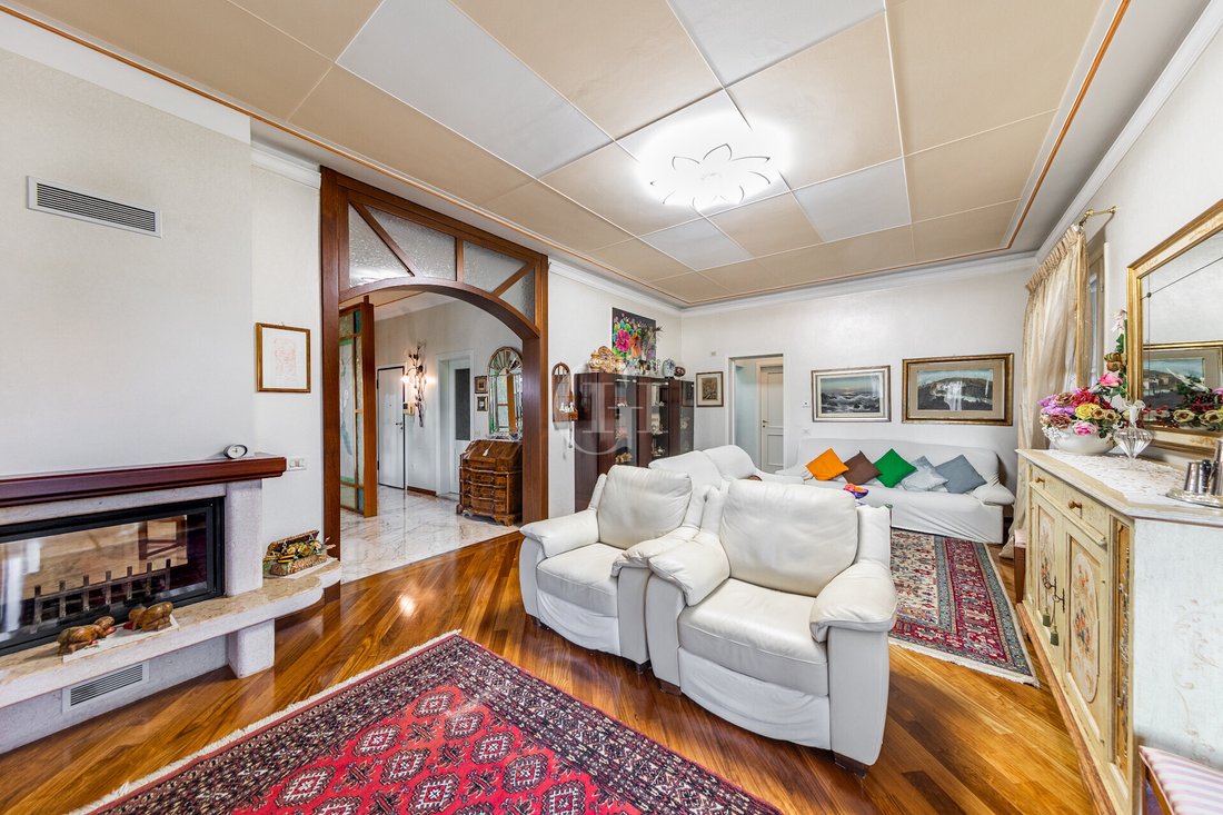 Apartment in Desenzano Centro, Desenzano del Garda, Lombardy 4 - 14897009