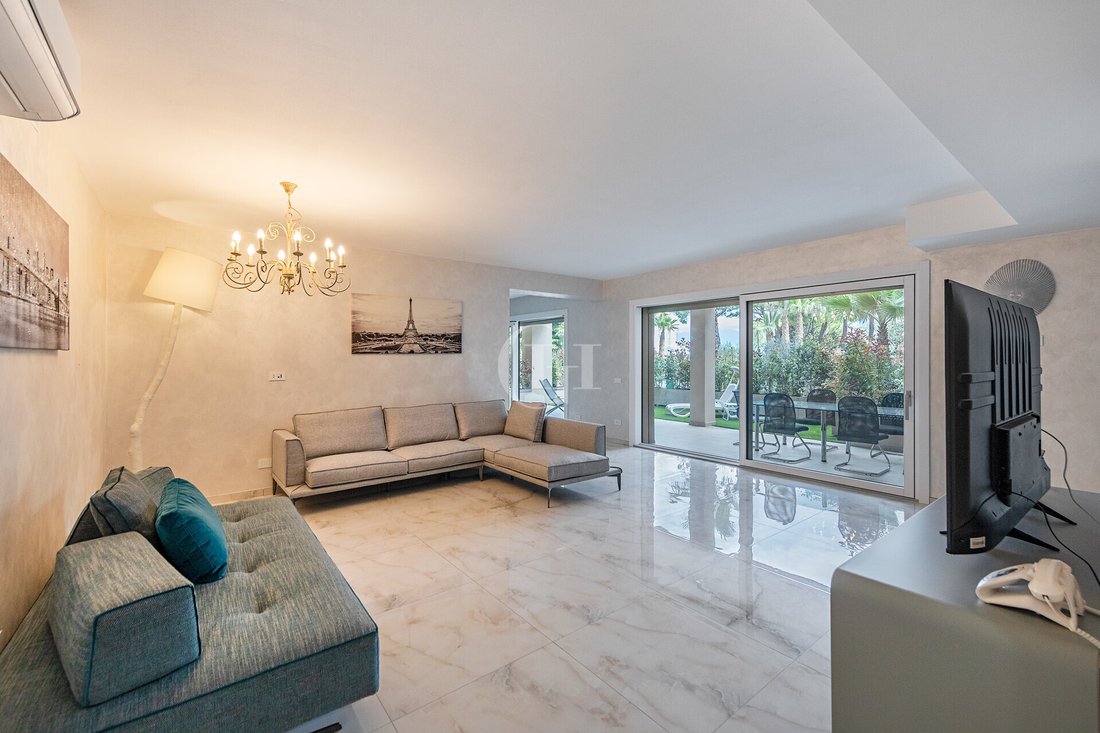 Apartment in Desenzano Centro, Desenzano del Garda, Lombardy 1 - 15539860